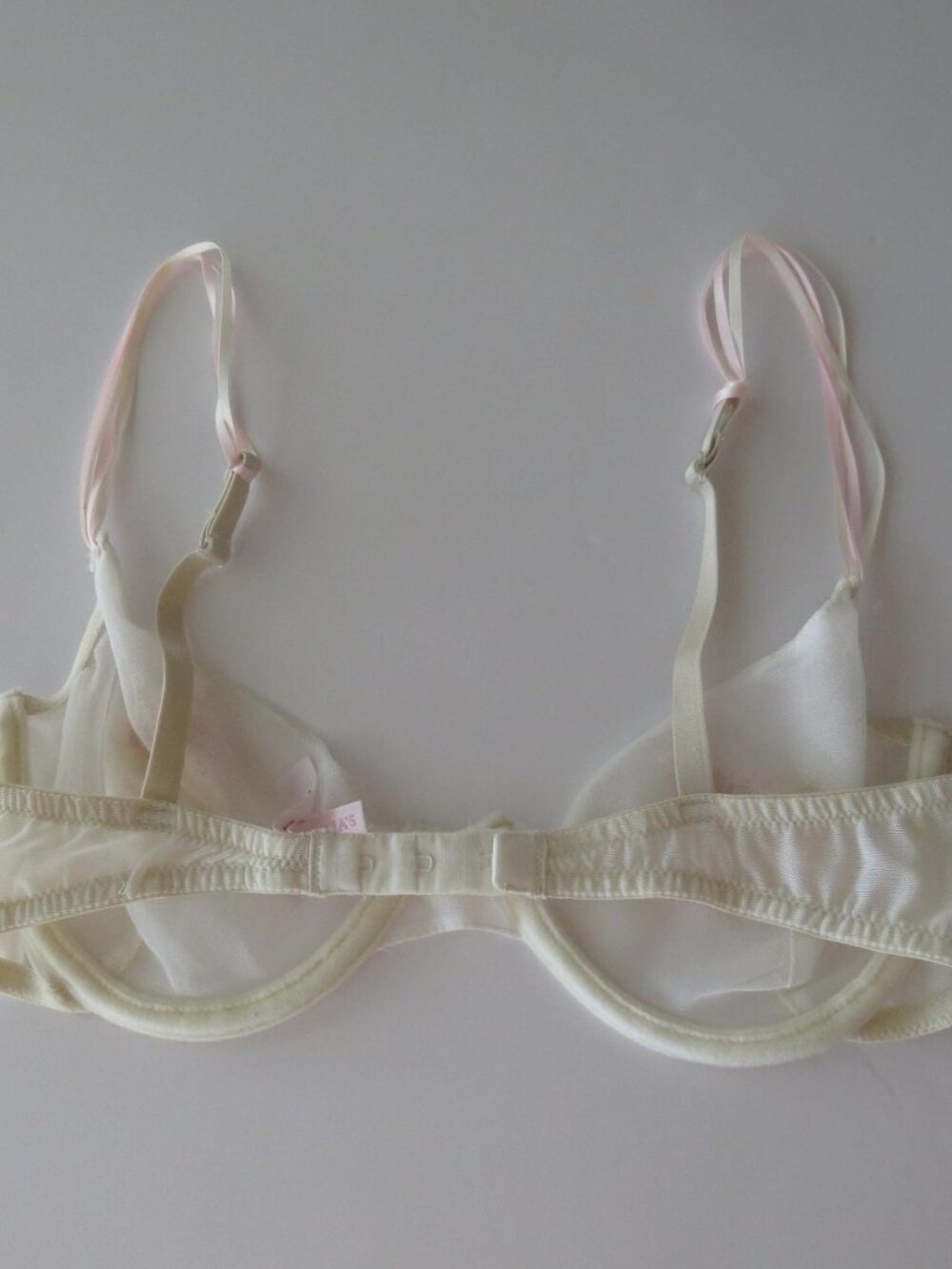 Vintage 2000s Victoria's Secret Flower Applique Underwire Bra, Sheer Ivory Mesh - Picture 3 of 5